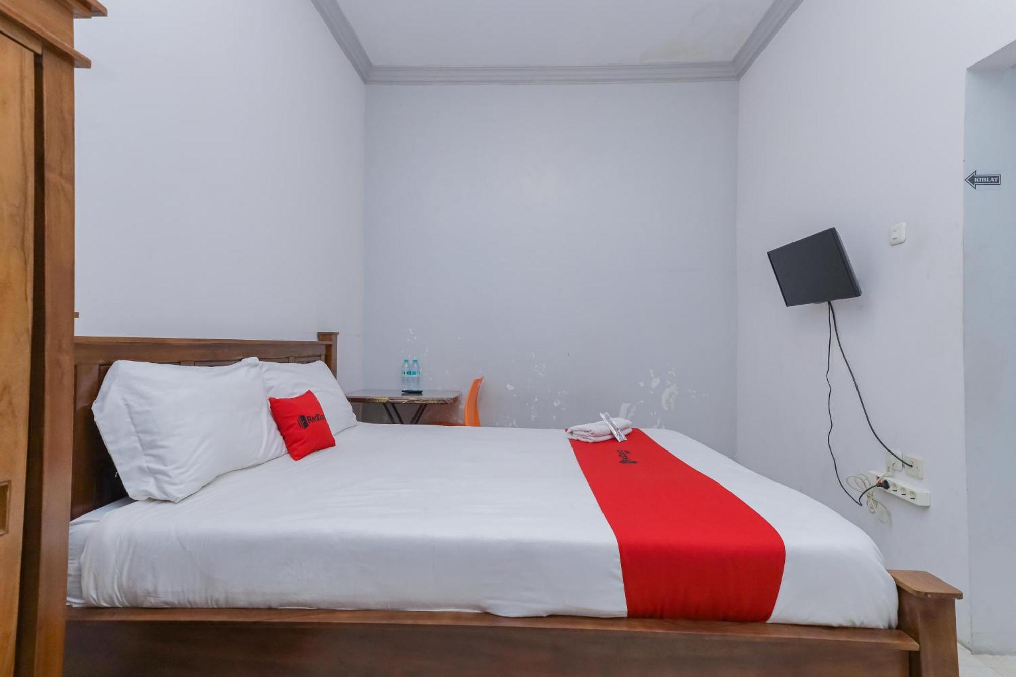 Reddoorz At Pondok Candra Surabaya Exterior photo