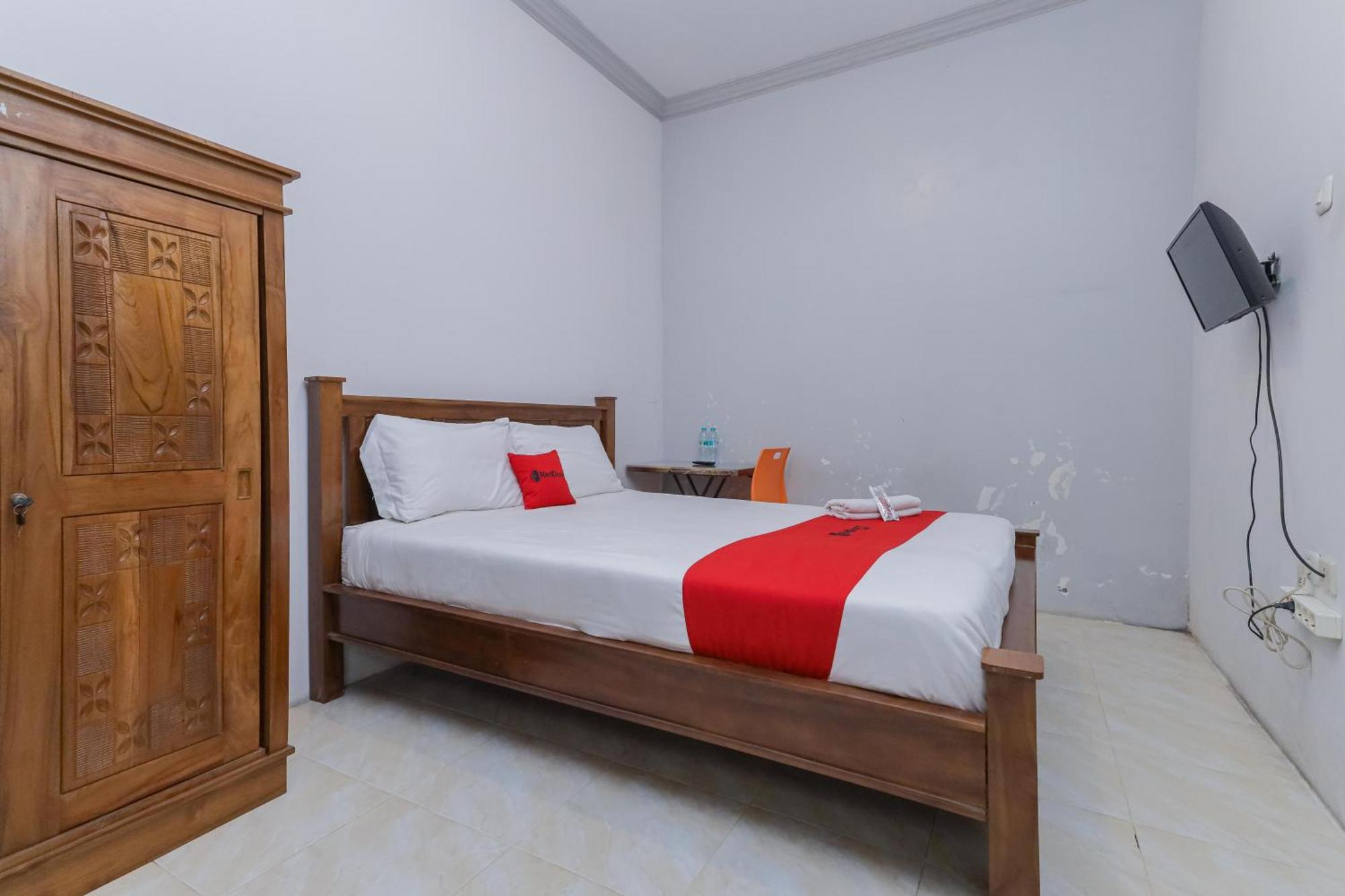 Reddoorz At Pondok Candra Surabaya Exterior photo
