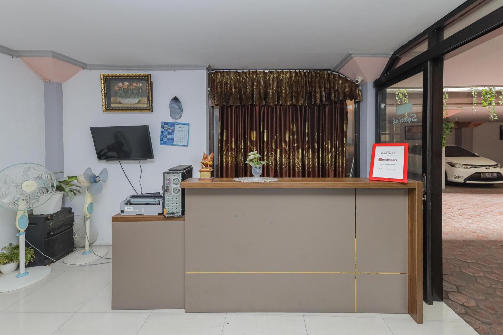 Reddoorz At Pondok Candra Surabaya Exterior photo