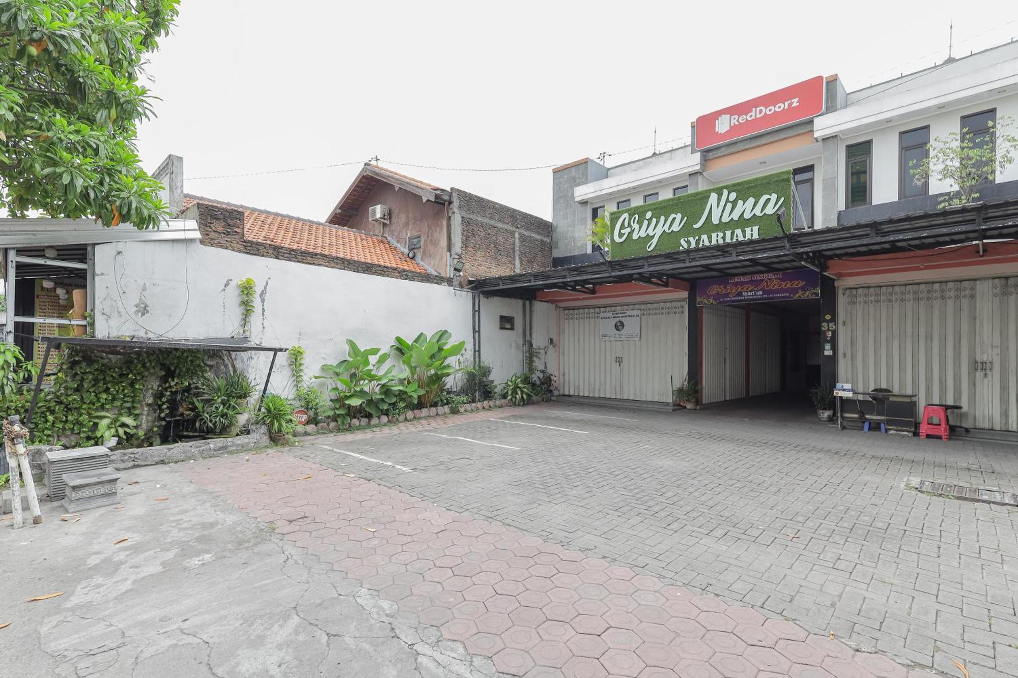 Reddoorz At Pondok Candra Surabaya Exterior photo
