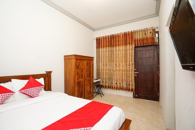 Reddoorz At Pondok Candra Surabaya Exterior photo